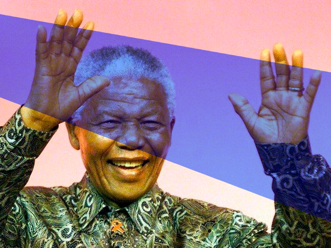Nelson Mandela mettant ses mains en avant