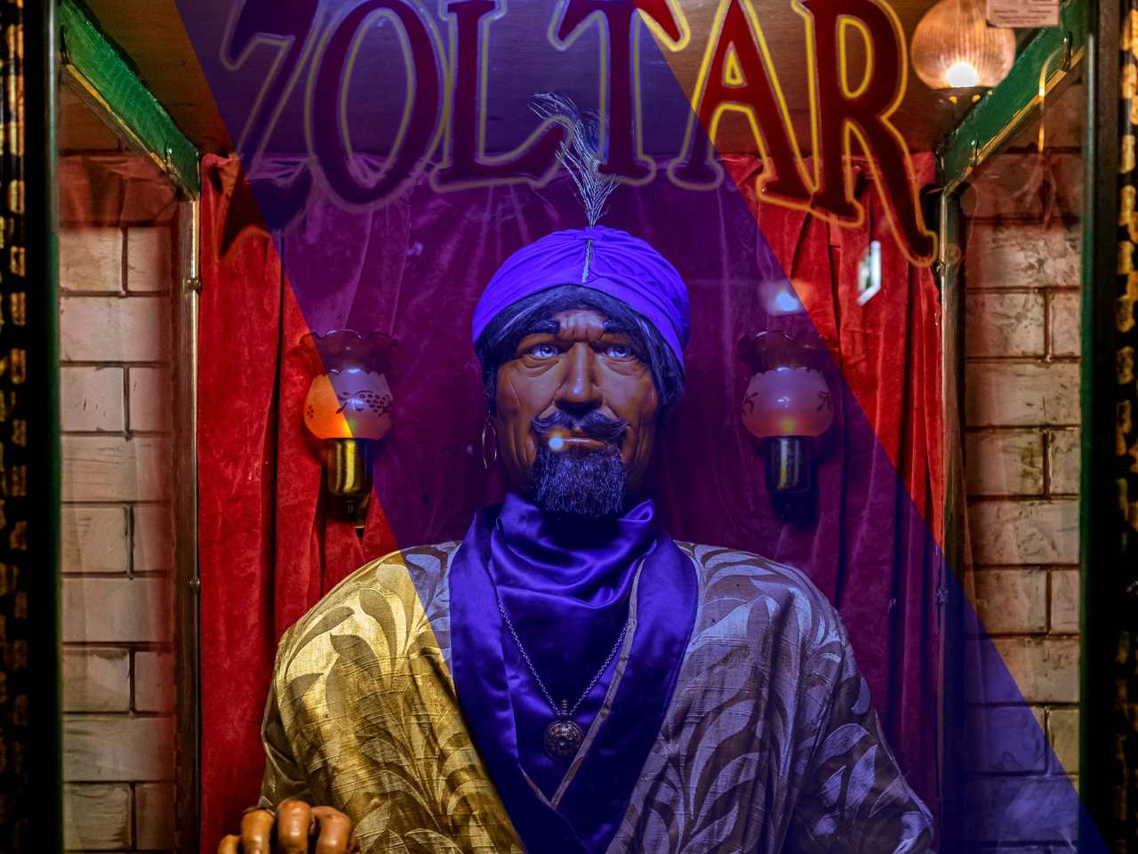 Photo de Zoltar, caricature de voyance