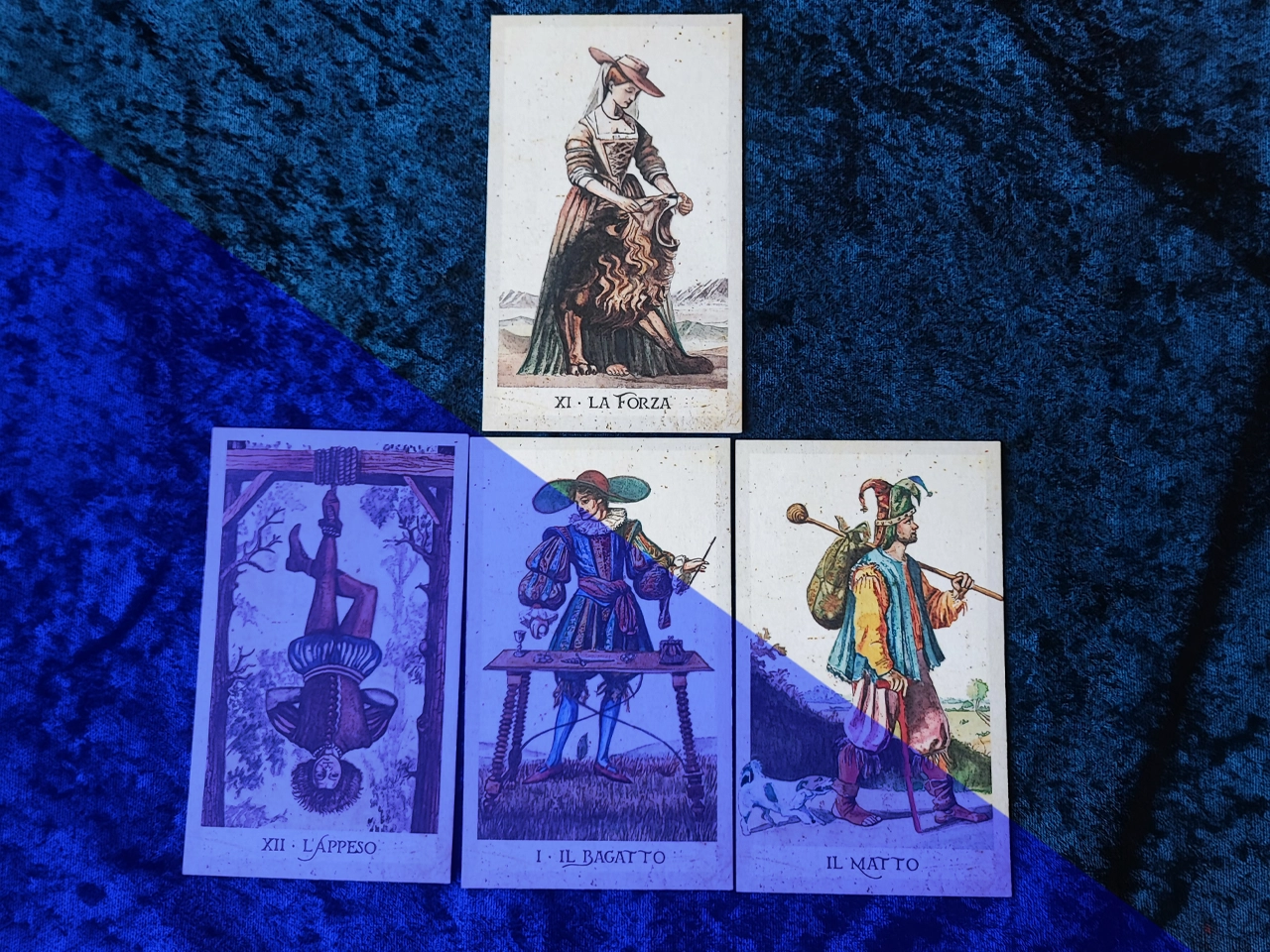 Tirage de carte avec un tarot de marseille